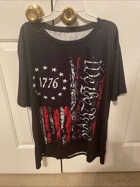 Men's Black 1776 We The People Graphic T-Shirt Extra Large (Like New)